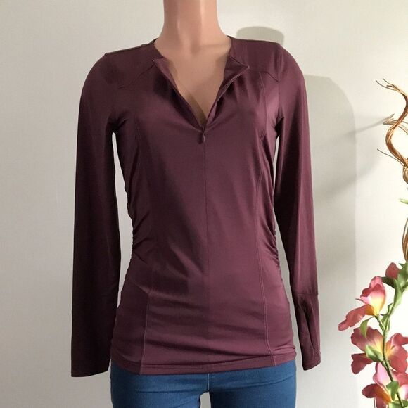 zuda Z-Sol Ruching Detail Knit Top - Picture 6 of 10